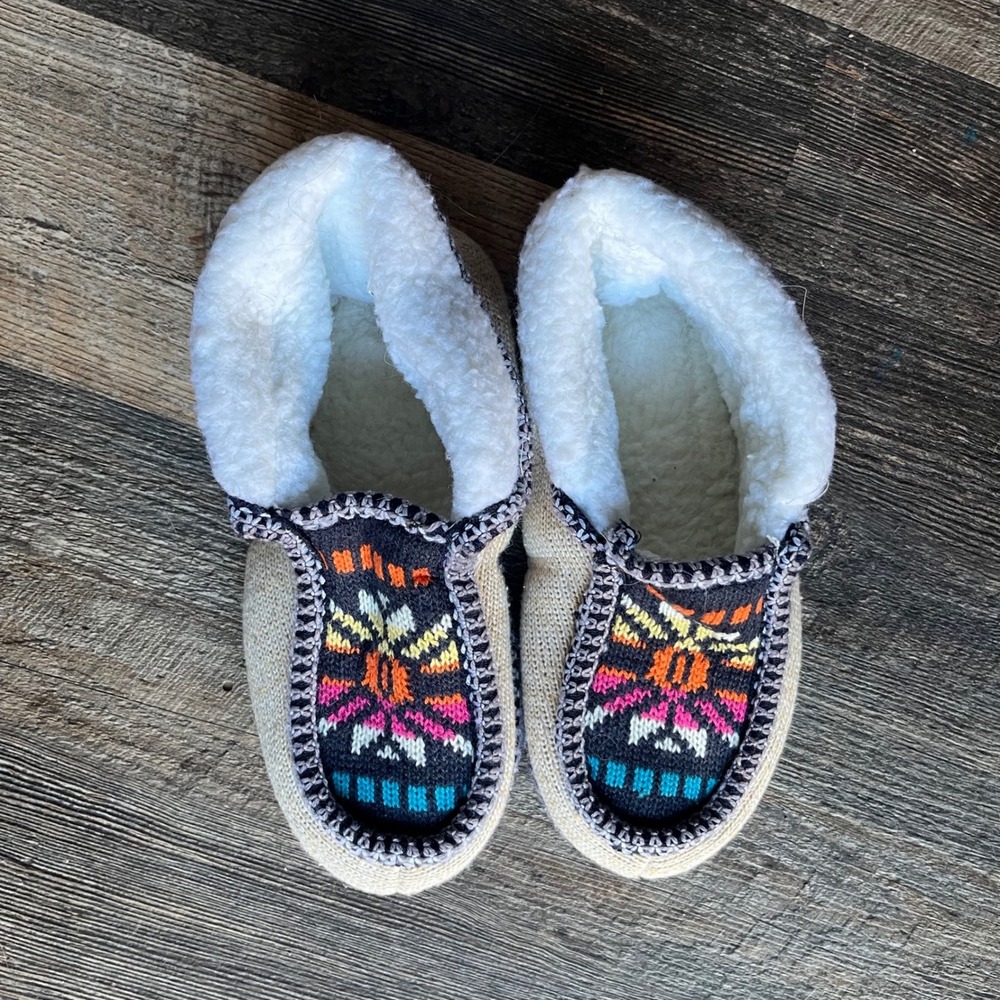 Cozy Knit‎ Slippers Colorful Aztec Print Sherpa Lined Comfort Size Women's